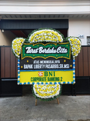 Papan Bunga Duka di Bugi