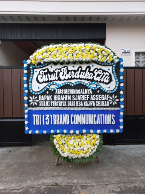 Papan Bunga Duka di Bugi